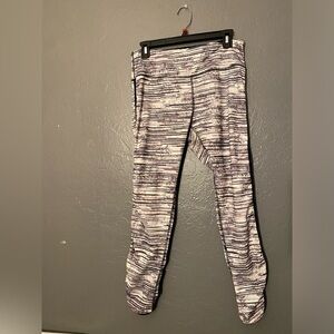 RBX Woman’s Active Capris Striped Patterned Leggings Size Medium